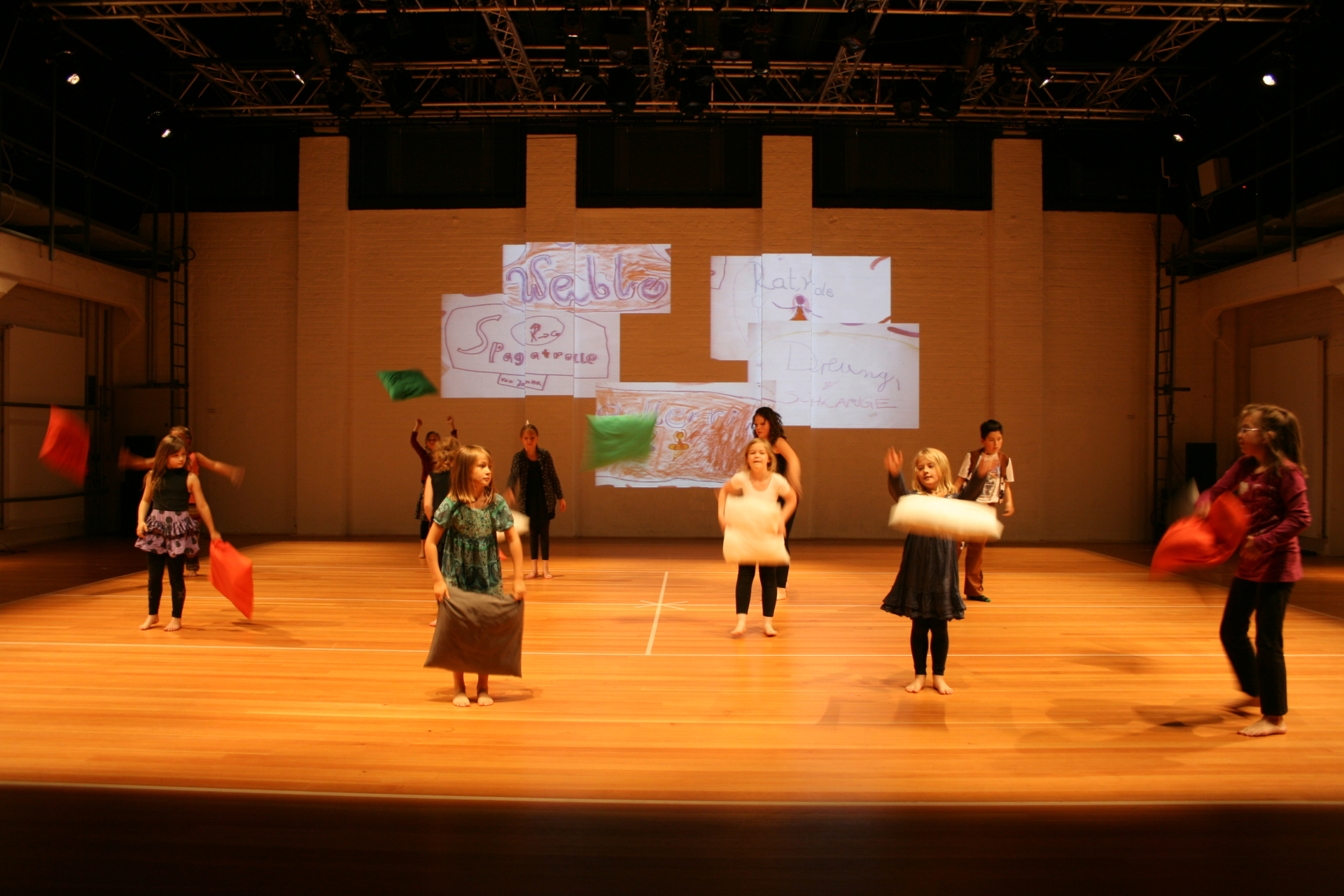 laboratorium haus 1 Lydia Müller – Tanz/Choreographie – Kleine Dinge